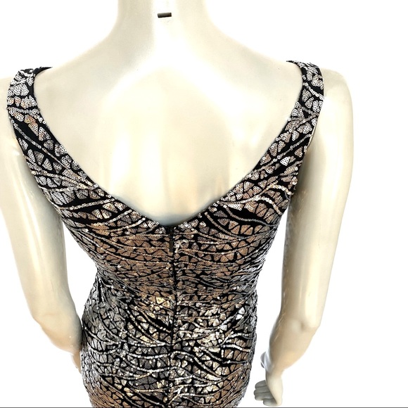 Tatyana Silver Sequin Sleeveless Lined Dress - Picture 8 of 13